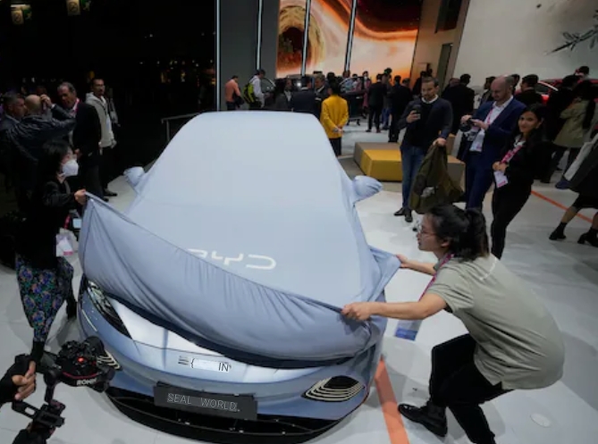 Tesla Poised for Early Gains as Canada Opens Door to Chinese-Made EVs