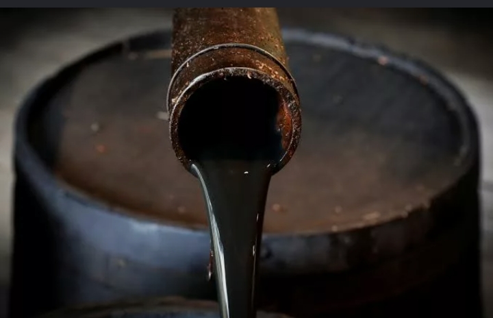 Oil Prices Slide as Venezuela Weighs Exit from OPEC