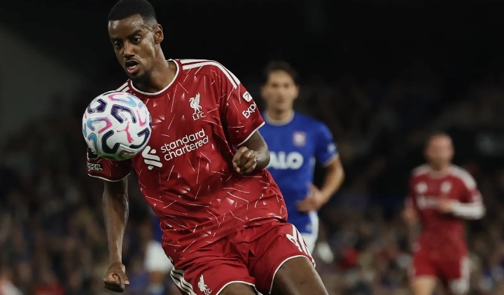£125m Isak Double Delivers Iraola’s First Liverpool Win at Ipswich