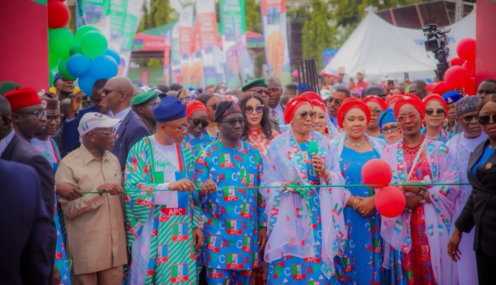 Oluremi Tinubu Unveils 50 CNG Buses, ₦1bn Scheme for 5,000 Edo Beneficiaries